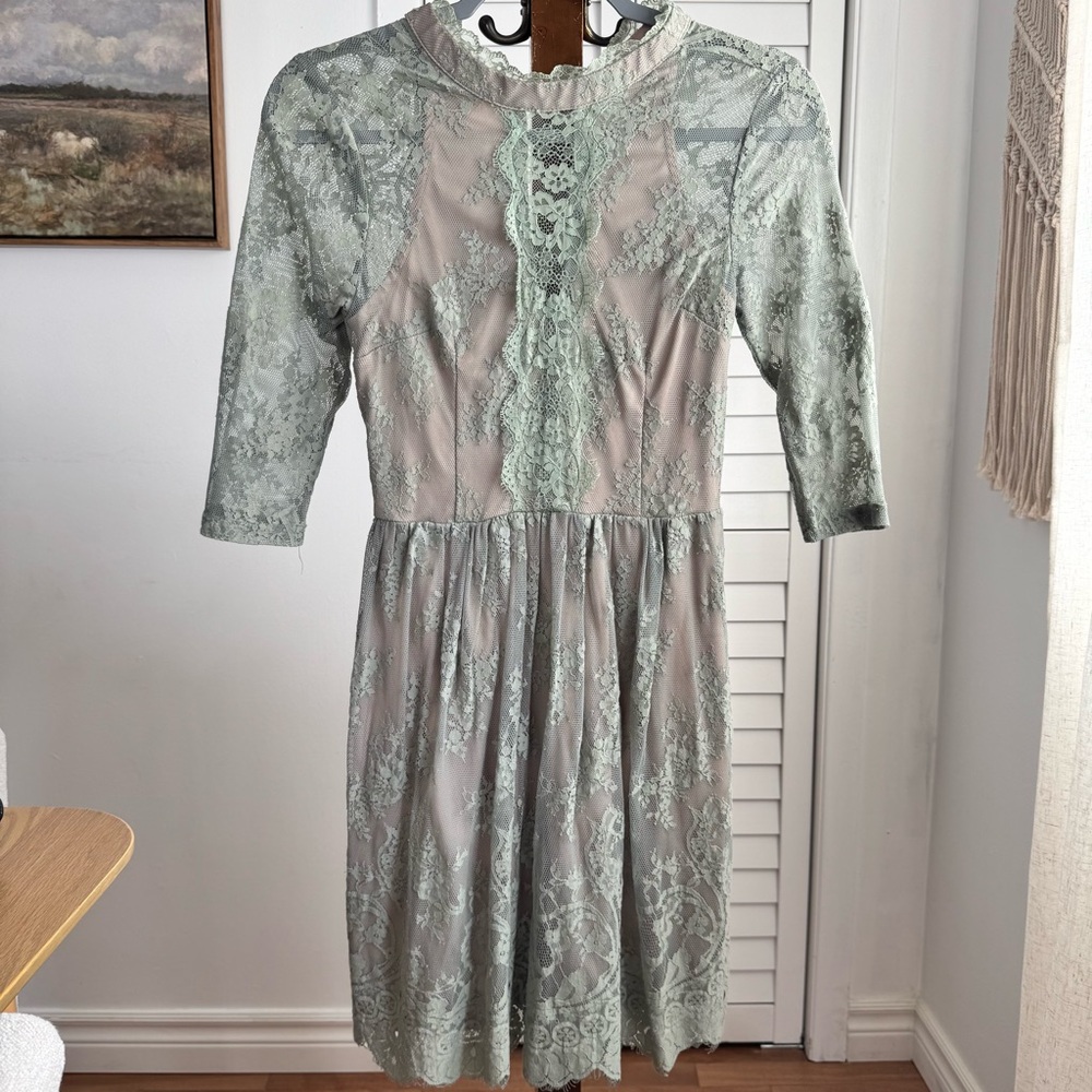 Soieblu Lace Midi Dress in Sage Green Size Small